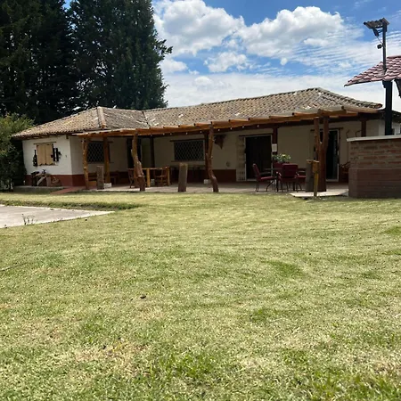 Steingarten, Casa De Campo Hermosa Y Amoblada. Riobamba Exterior photo